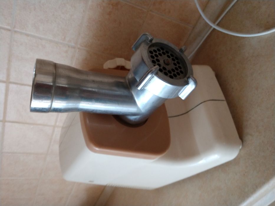 Электромясорубка Binatone MGR-900