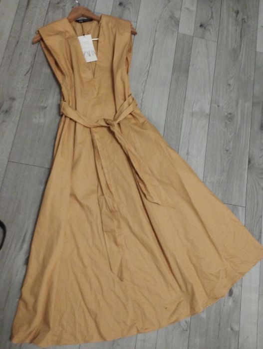 Zara sukienka midi