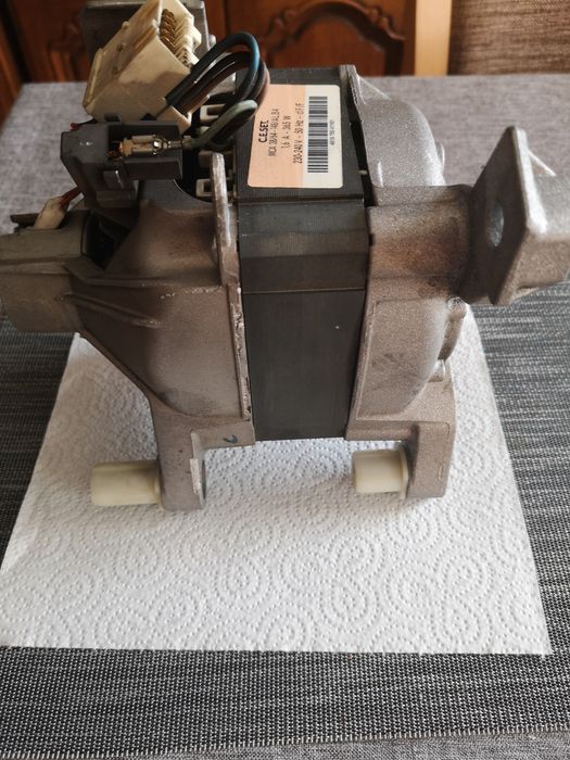 Silnik pralki Whirlpool awe 5105