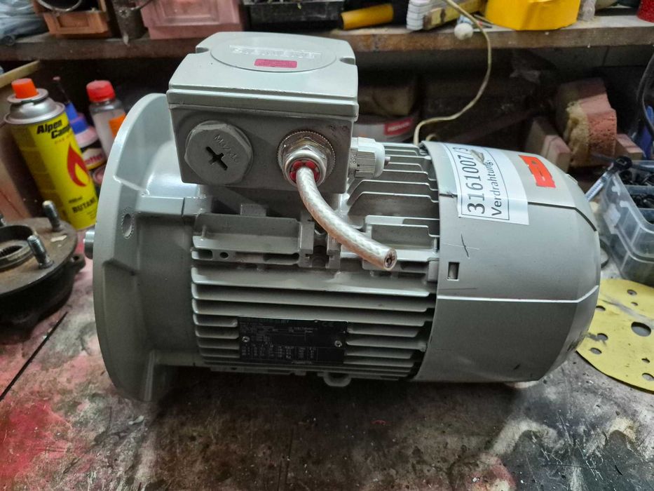 Silnik Elektryczny SIEMENS 3kW 1425 obr/min IE1 Kołnierzowy B5