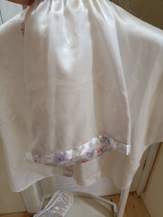 Pijama acetinado com chinelos