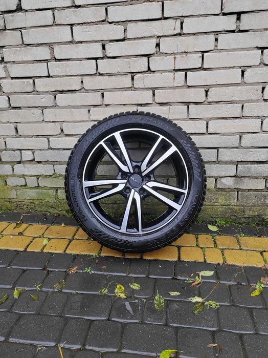 Sprzedam felgi z oponami zimowymi.