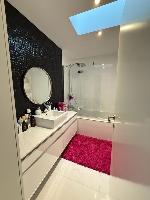 Vivenda V3 Moderna com Piscina, Jardim e Totalmente Mobilada