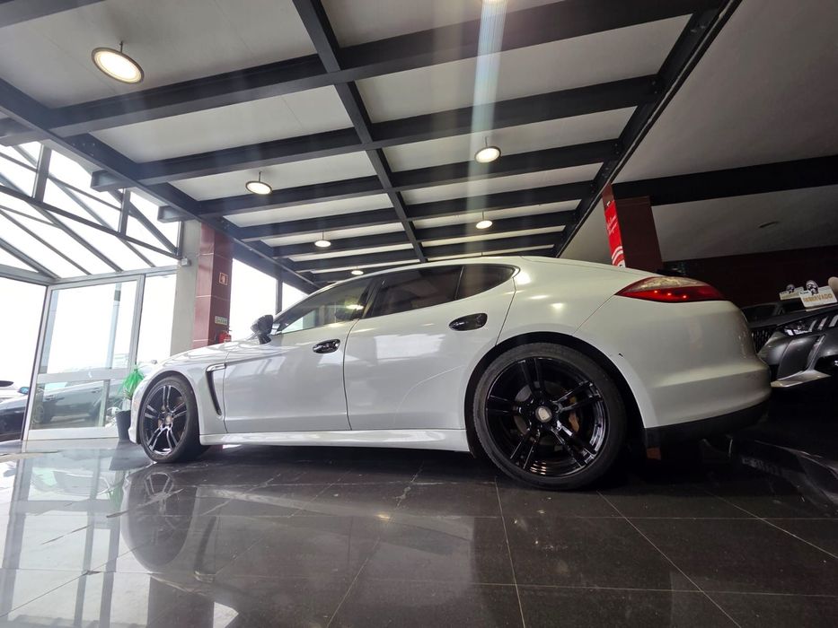 Porsche Panamera Platinum Edition