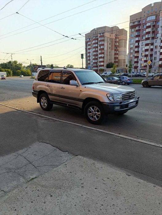 Toyota Land Cruiser 100 4.7 газ/бензин 2004 рік