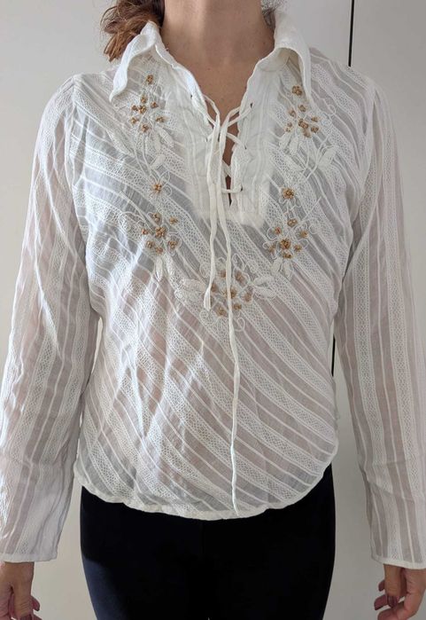 Blusa Branca bordada