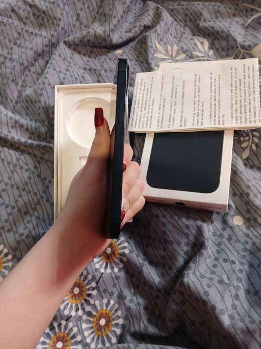 iPhone 13 на 128 ГБ в цвете Midnight