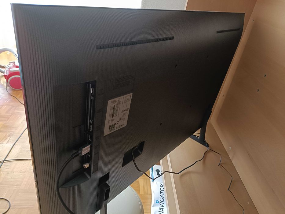 Smart TV 4K Samsung 43" (Modelo TU43DU7105K) usada