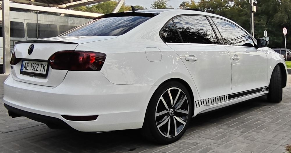 Продам Volkswagen Jetta 6 GLI