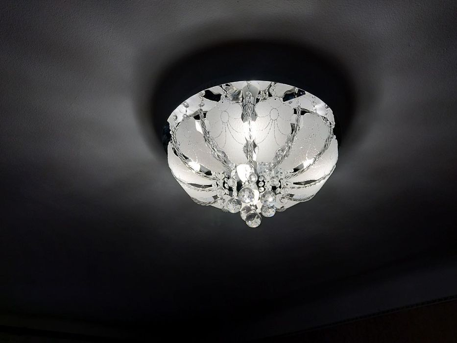 Продам люстру со светодиодной подсветкой