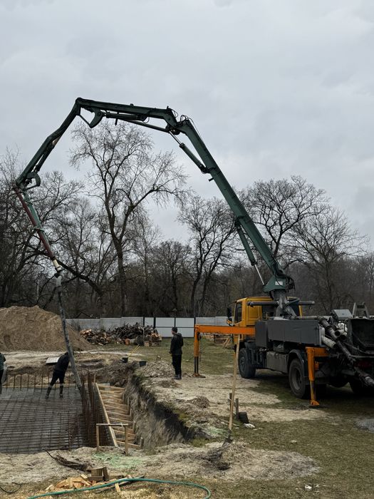 Послуги автобетононасоса Чернігів та область 24,35,36,38,42,48 метрів