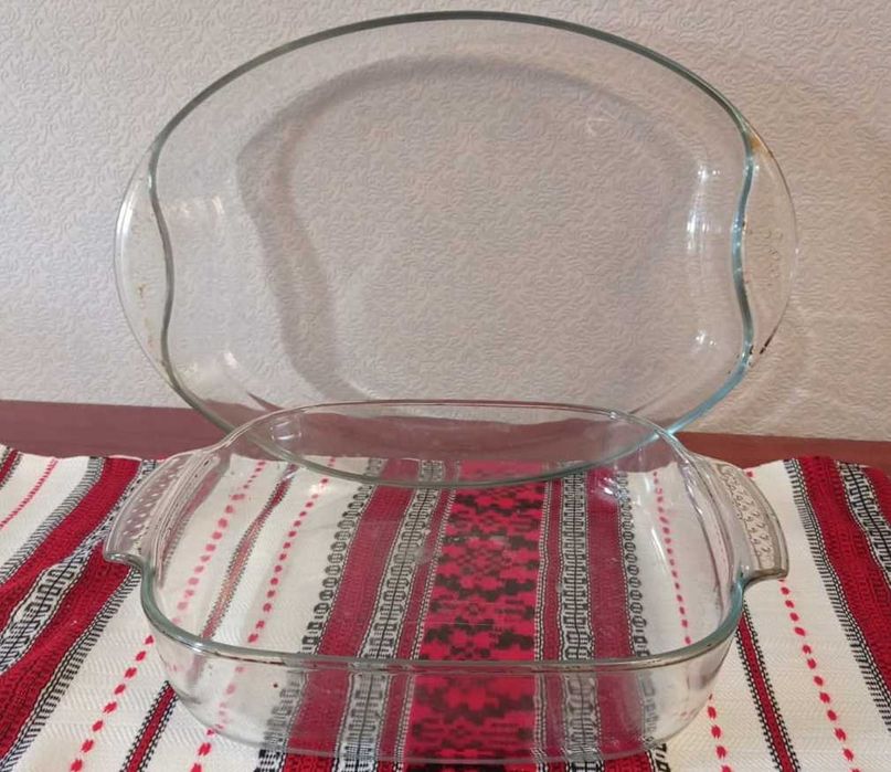 Форма для запікання велика в гарному стані 39х27х6 см