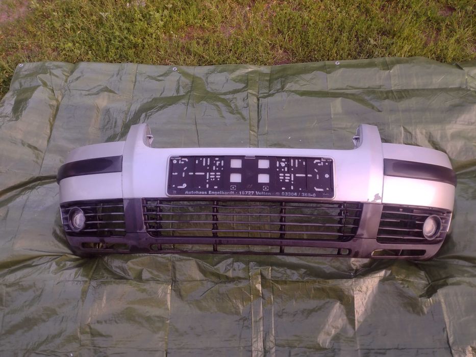 VW Passsat B5 FL zderzak przod srebrny LAW7 04R