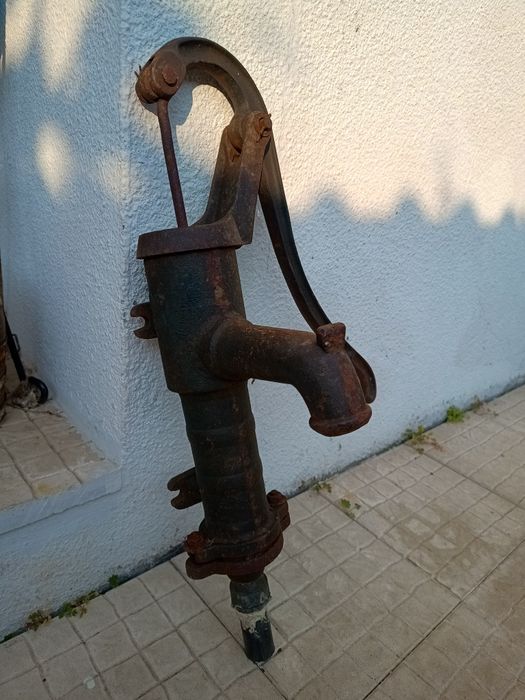 Pias em pedra antigas e várias Reservado