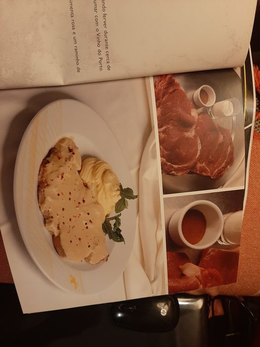 Livro vidas de sal.novo.conforme fotos.