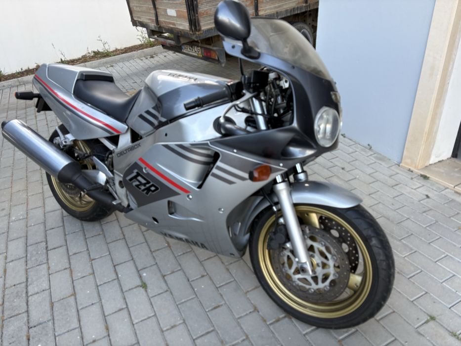 Vendo yamaha fzr 1000