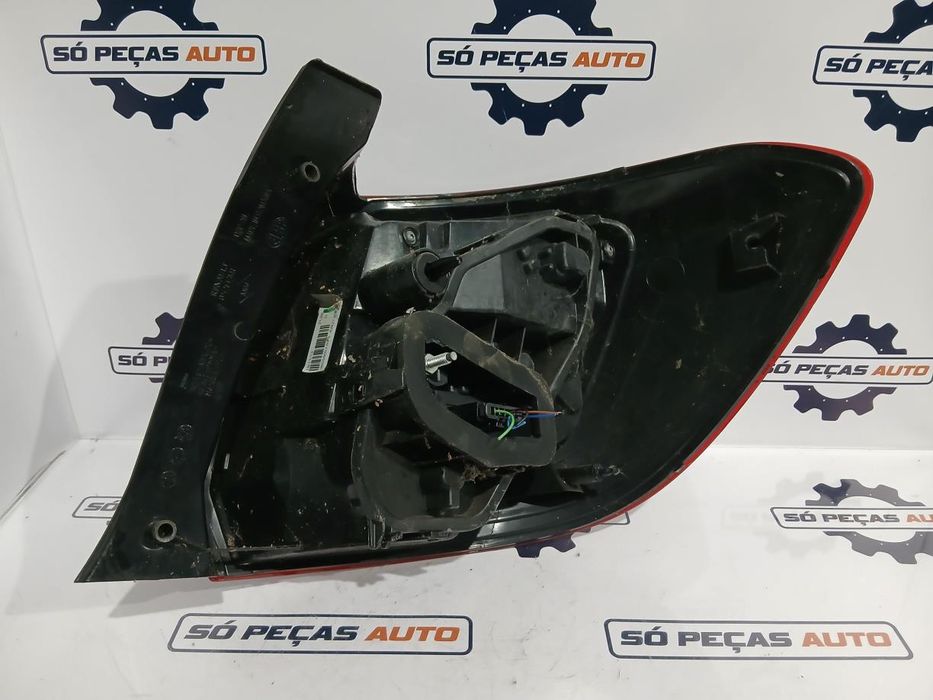 FAROLIM ESQUERDO BRANCA DACIA SANDERO STEPWAY 0.9TCE ANO: 2013