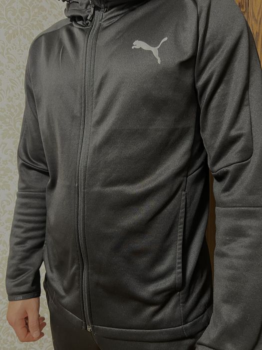 Продам мужскую кофту Puma