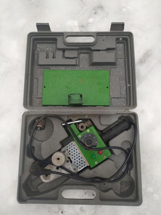 Зварювальний апарат для пластикових труб