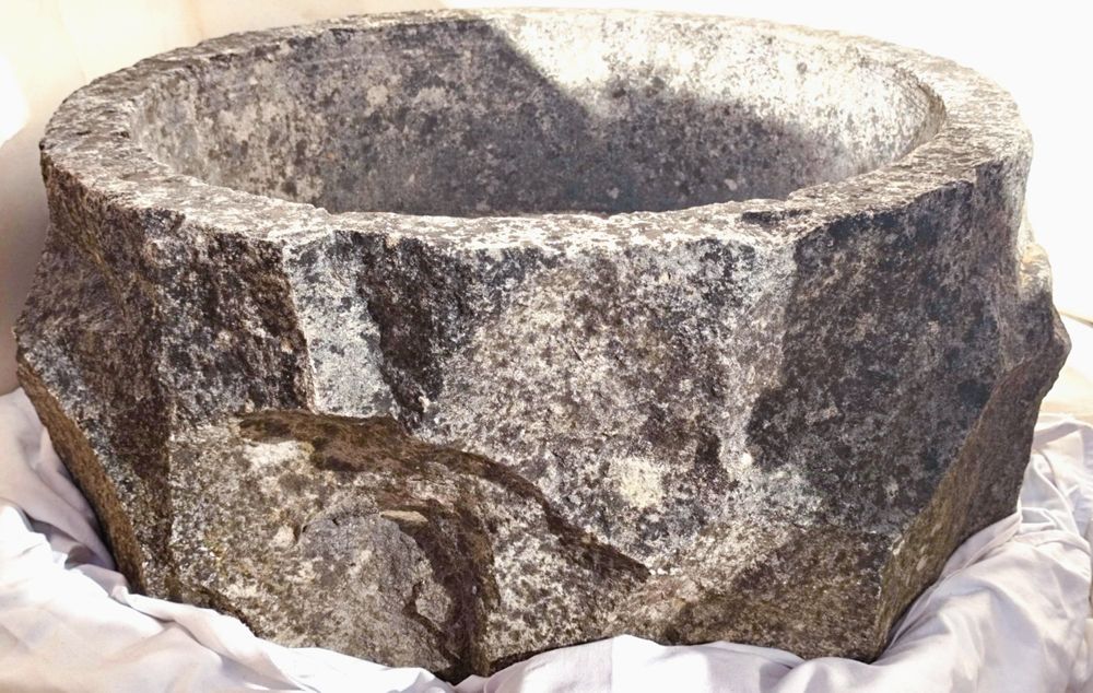 Pias redondas rústicas antigas