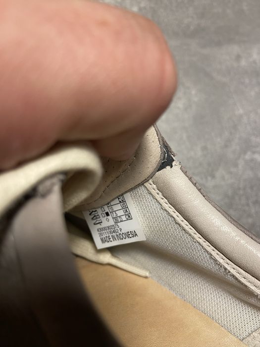 Продам кроссовки ecco