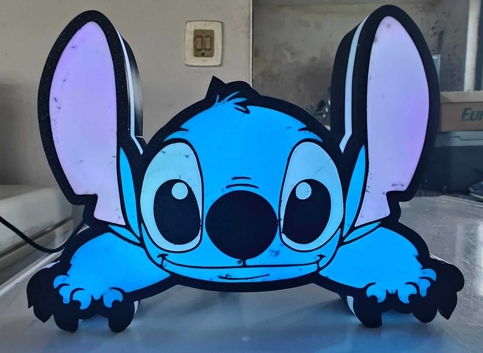 Candeeiro Stitch LED com Comando – Decoração Quarto / Gaming / Criança
