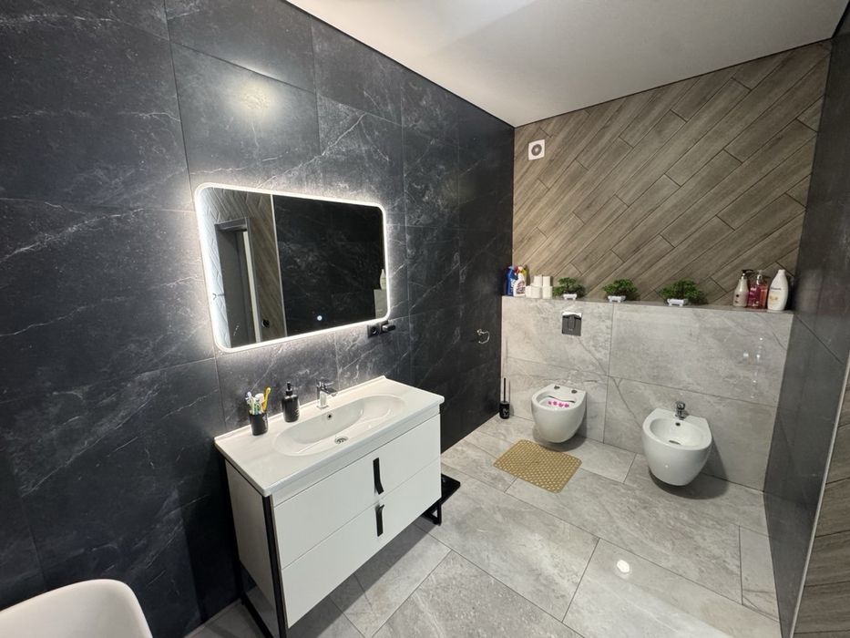 Продаж преміального  сучасного будинку з цікавим ремонтом 220 м² ,25 соток ,зона відпочинку 22 хв до Києва,без %
