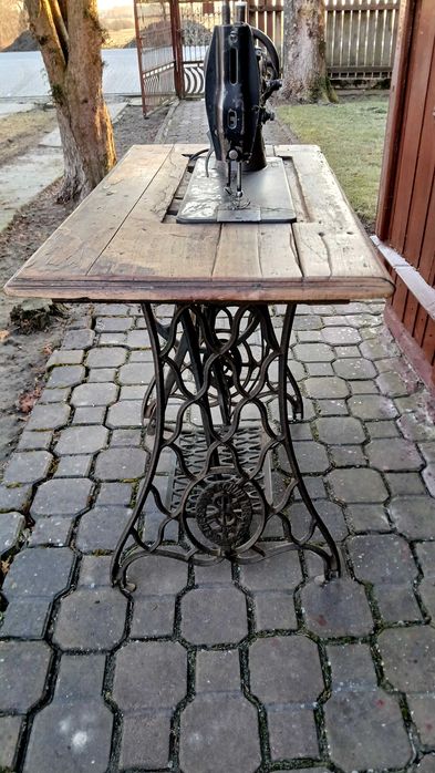 Stara maszyna do szycia Singer