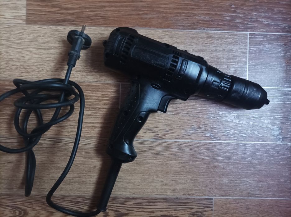 Продам робочу дрельку