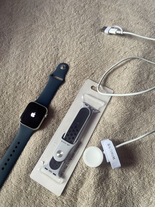 Продам Apple Watch 7