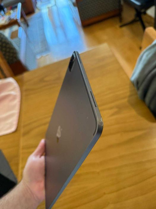iPad Pro 11” 256GB + Apple Pencil + Teclado – Excelente estado – Pronto para uso profissional ou estudantil