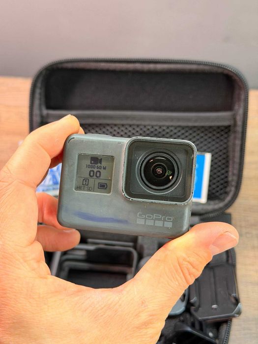 Екшн-камера GoPro Hero 5 з присоскою і невеликим нюансом