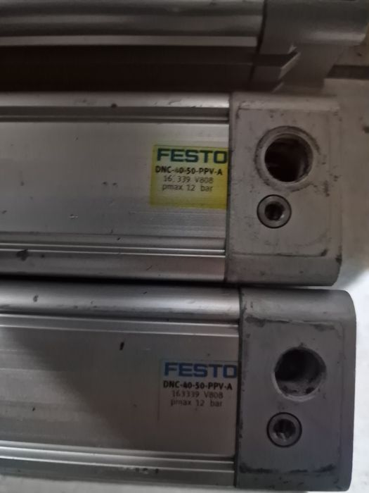 Siłowniki pneumatyczne Festo
