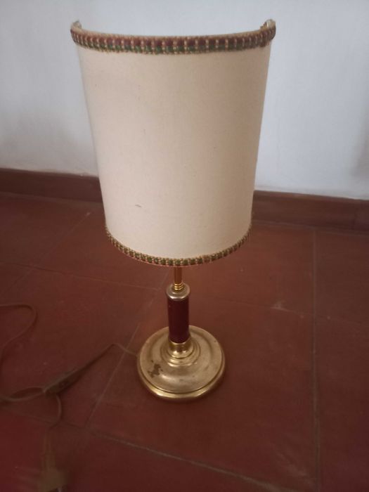 Bordeaux Lamp