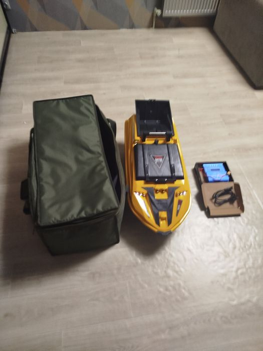 Кораблик для ловли карпа