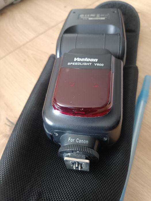 Lampa błyskowa Voeloon