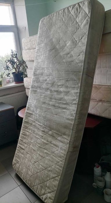 Матраци односпальні