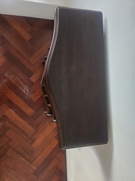 Armário pequeno castanho