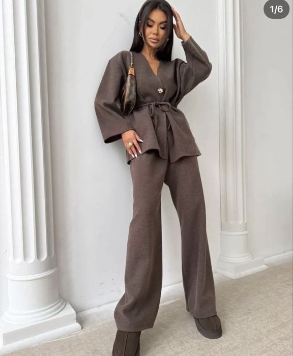 Костюм зі спідницею 46-48