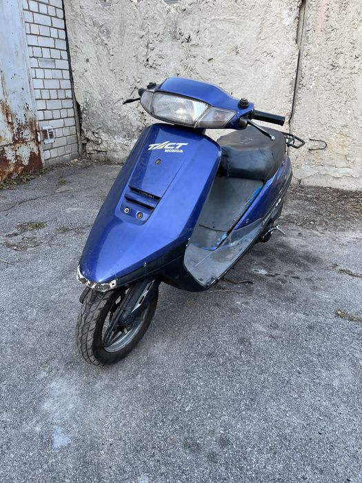 На регистрации скутер мопед Honda takt 24