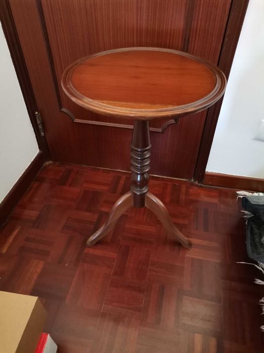 Mesa de apoio tri pé