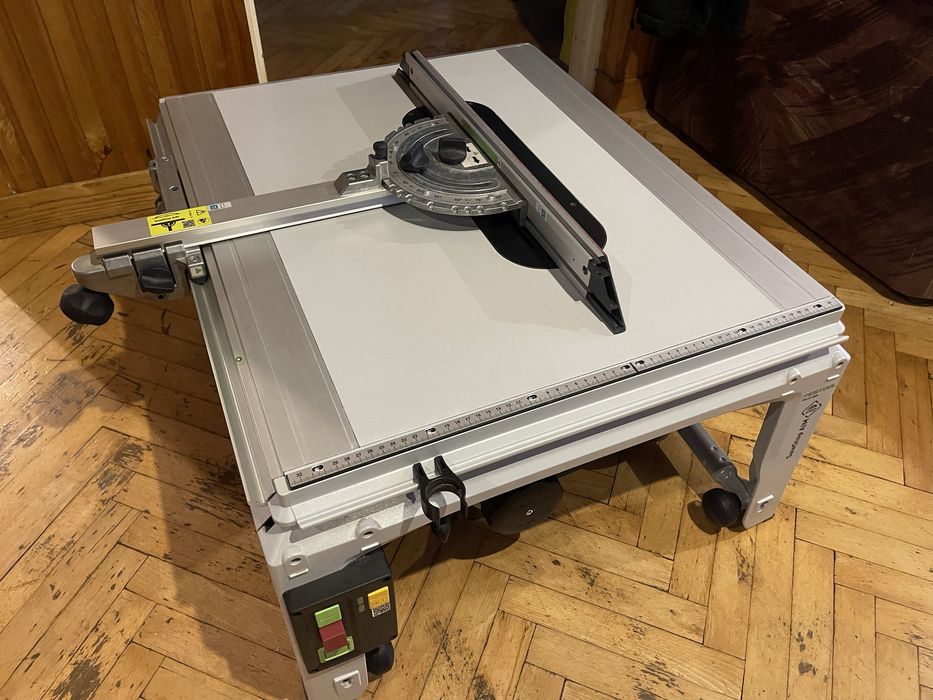 Festool TKS 80 EBS, pilarka stołowa.