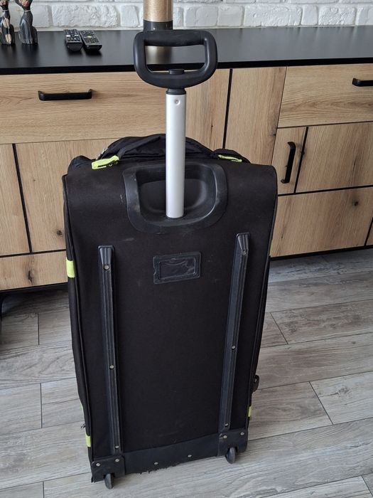 Duża torba podróżna typu walizka