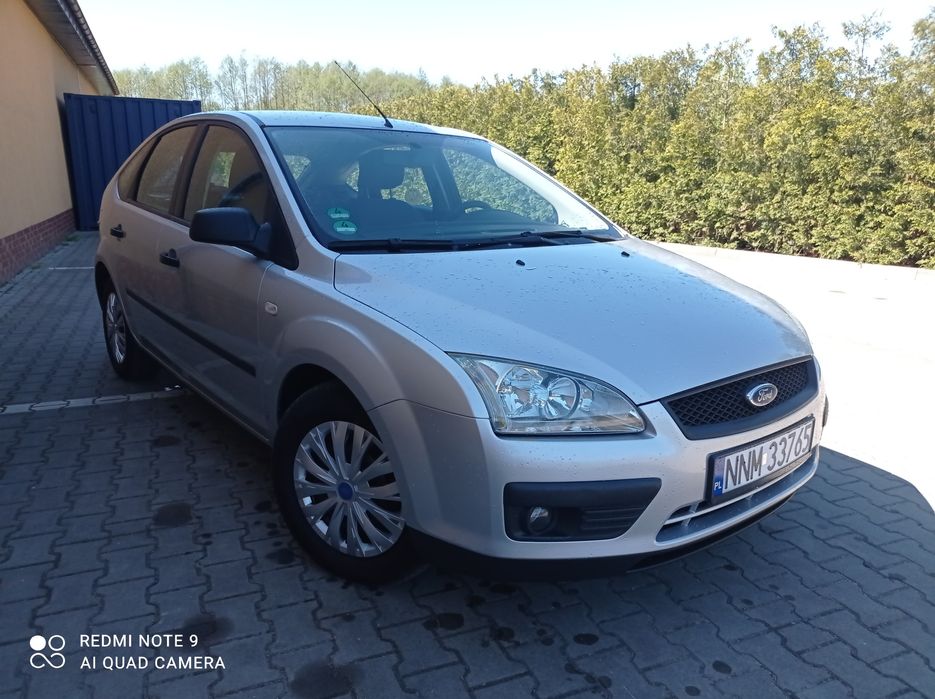 • Ford FOCUS • 1.6 benzyna • 5 drzwi • KLIMATYZACJA •