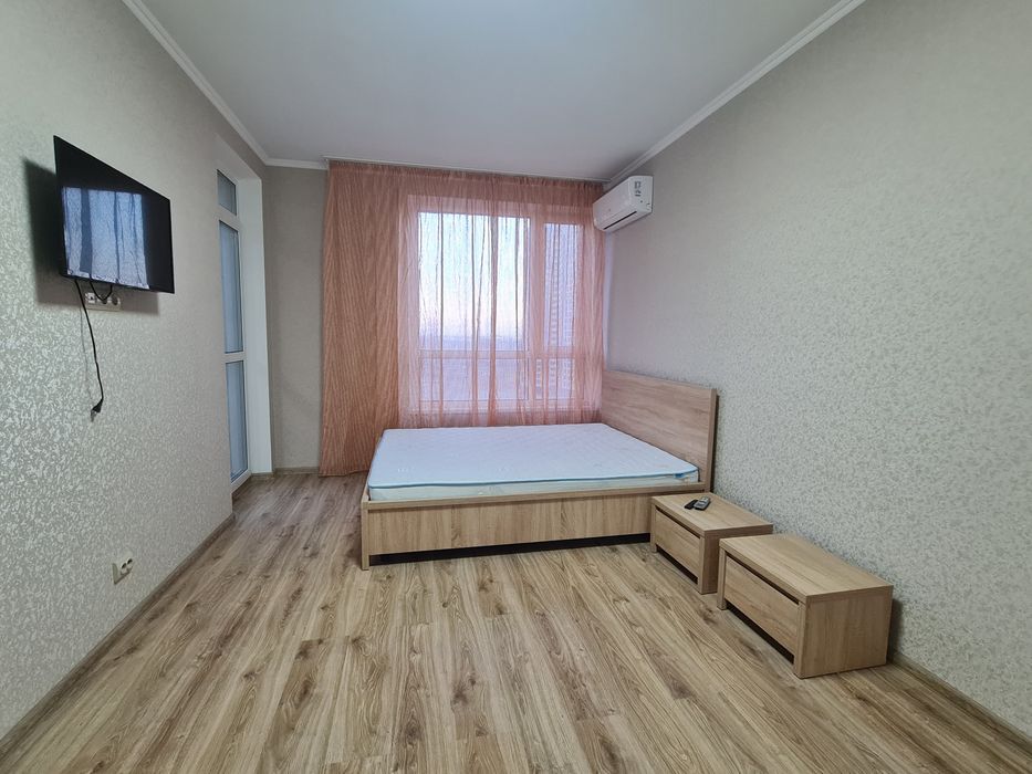 Оренда 1 к ЖК Зарічний 42 кв.м вулиця Осокорська 2-А метро Славутич
