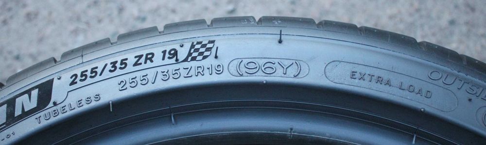 Поштучно, літні шини, літня резина 255/35/ZR19 Michelin Pilot Sport 4