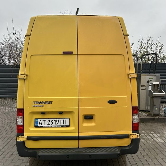 Продам вантажний автомобіль Ford Transit 2012 року випуску