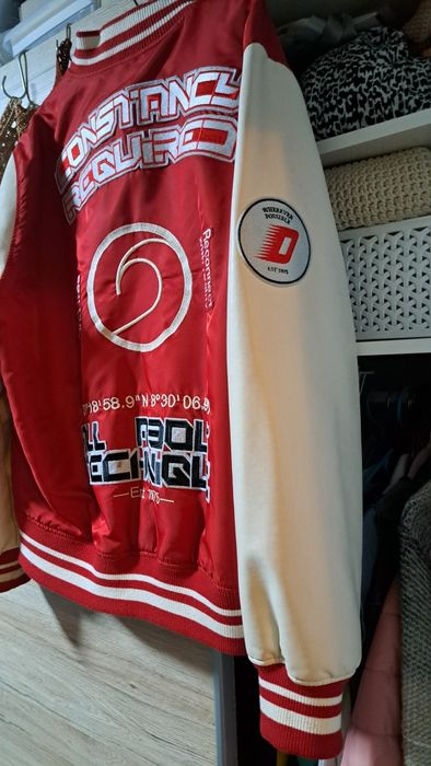 Kurtka bejsbolówka Zara.