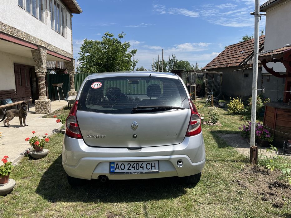 Renault Sandero 2010