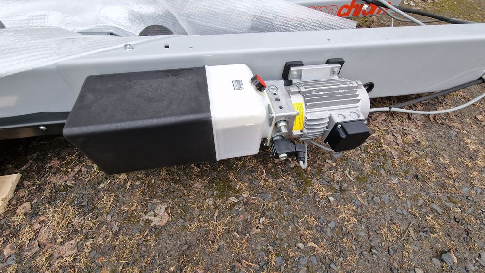 Podnośnik  dwukolumnowy samochodowy 3,5T